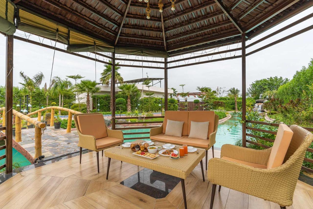 Stayvista At Serenity Farms With Pool, Lawn, Bonfire & Bbq Sohna Εξωτερικό φωτογραφία
