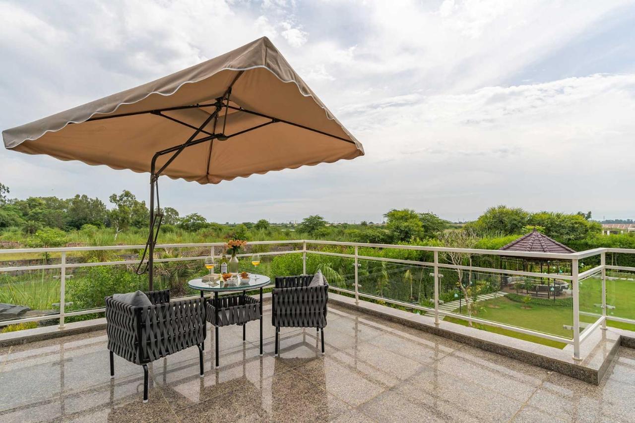 Stayvista At Serenity Farms With Pool, Lawn, Bonfire & Bbq Sohna Εξωτερικό φωτογραφία