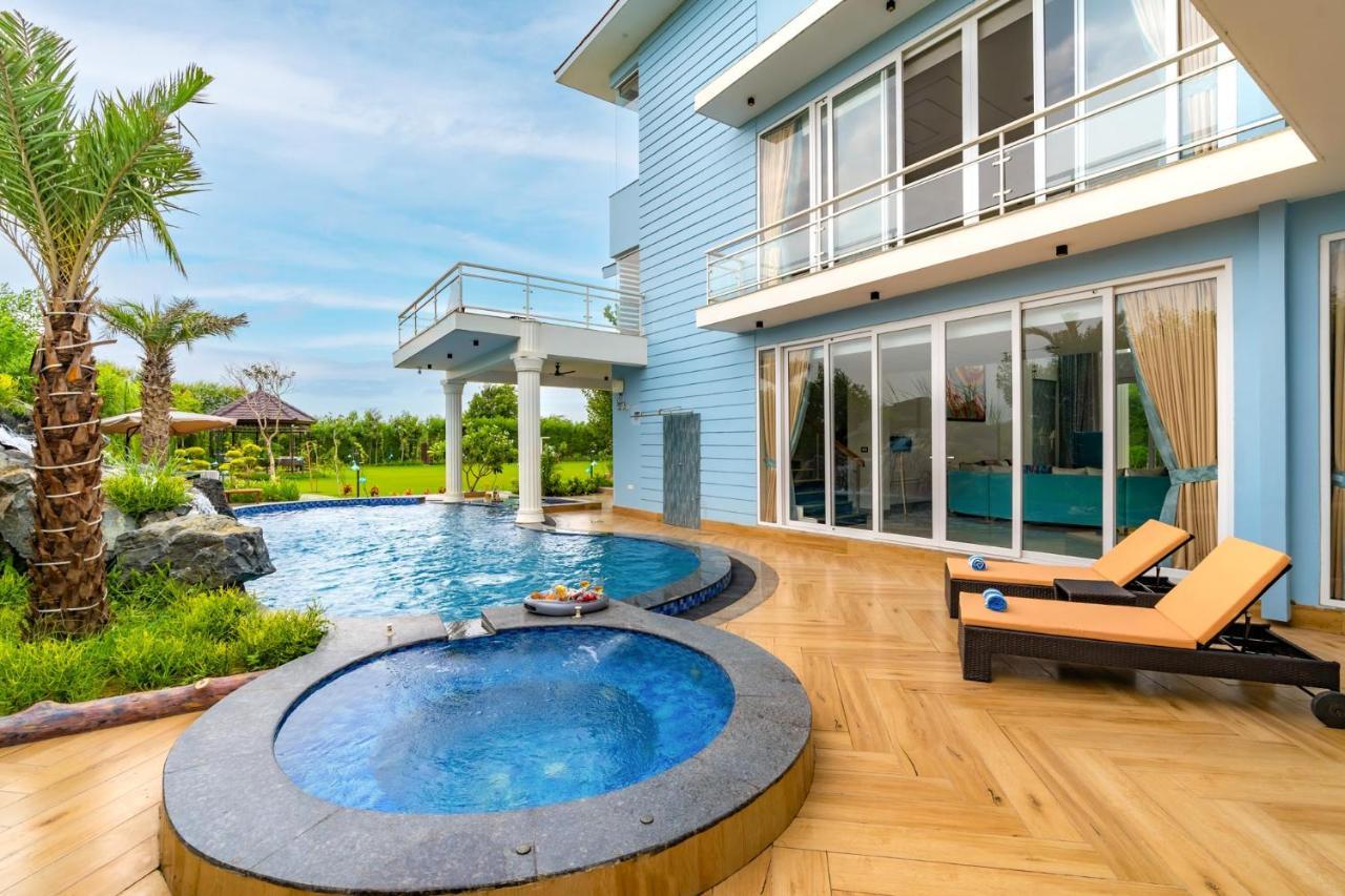 Stayvista At Serenity Farms With Pool, Lawn, Bonfire & Bbq Sohna Εξωτερικό φωτογραφία