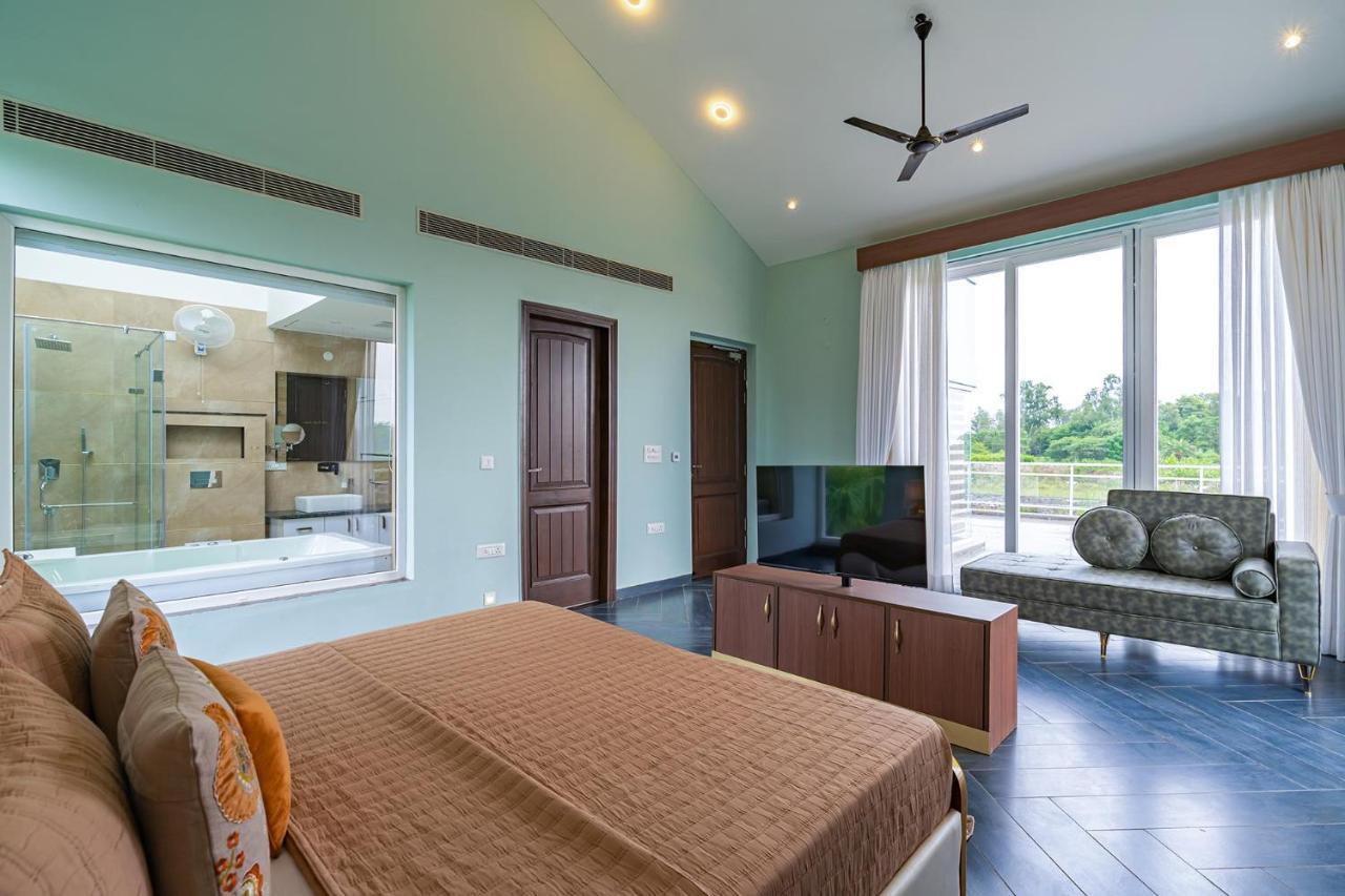 Stayvista At Serenity Farms With Pool, Lawn, Bonfire & Bbq Sohna Εξωτερικό φωτογραφία